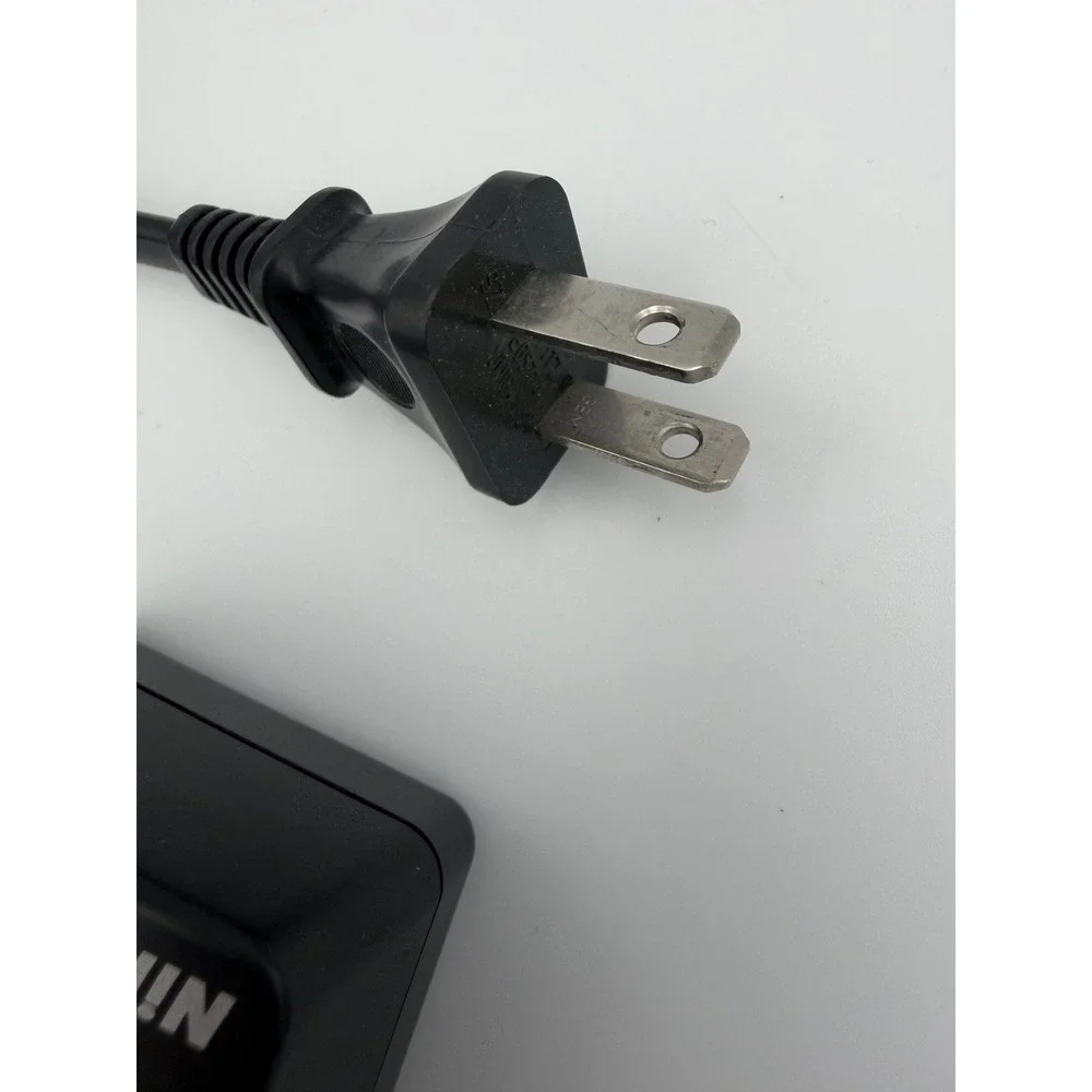 Nikon MH-18a Quick Charger for EN-EL3 EN-EL3a Li-ion Batteries Black powers on